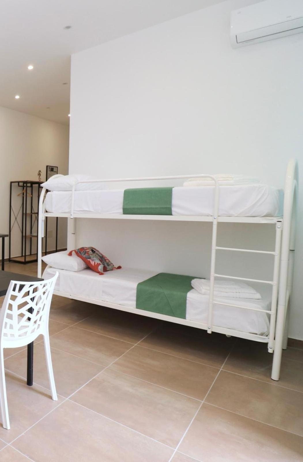 Fly Zone Naples Bed & Breakfast Екстериор снимка